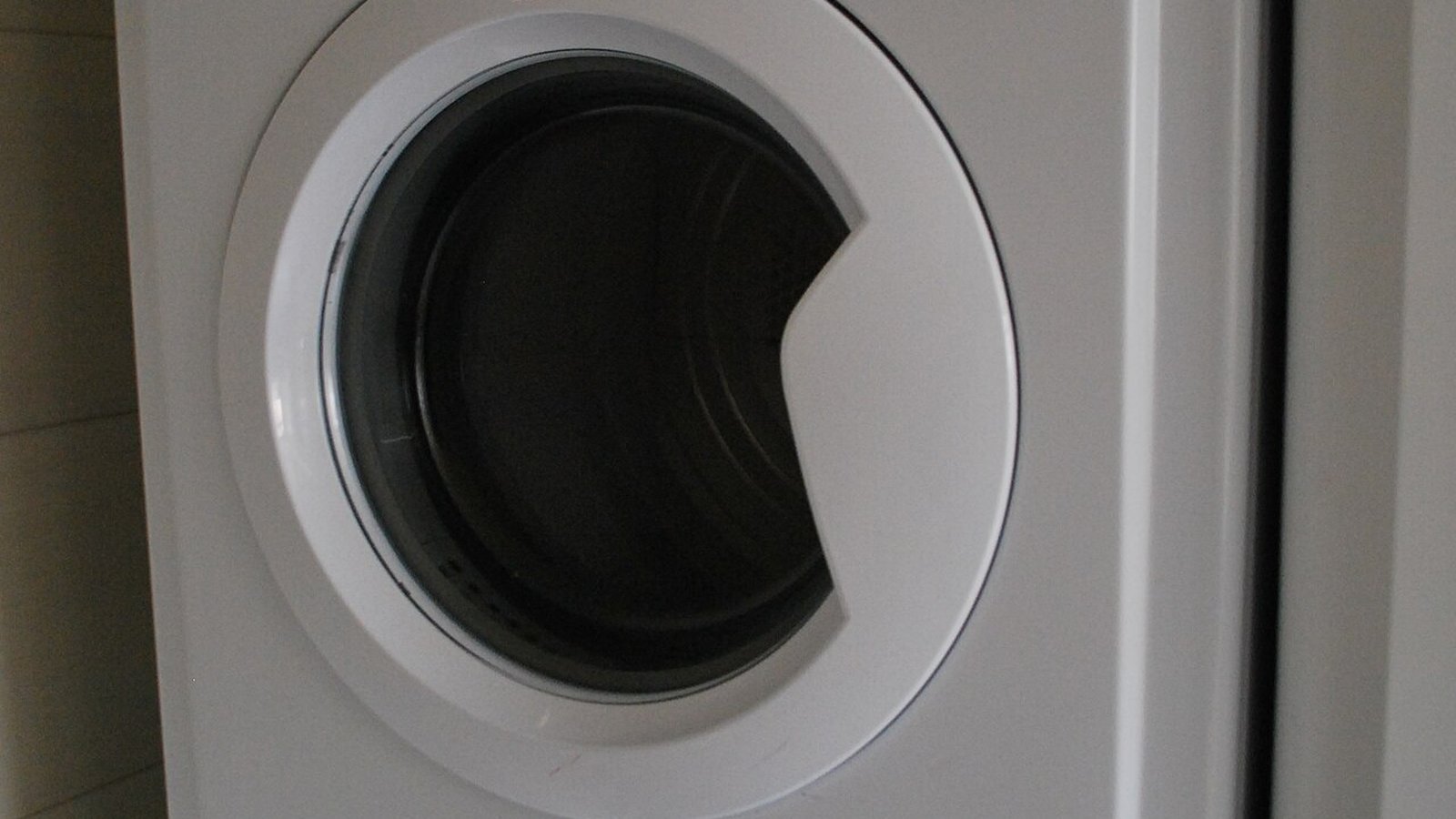 Trockner unbeaufsichtigt laufen lassen und was Versicherer und Hersteller sagen